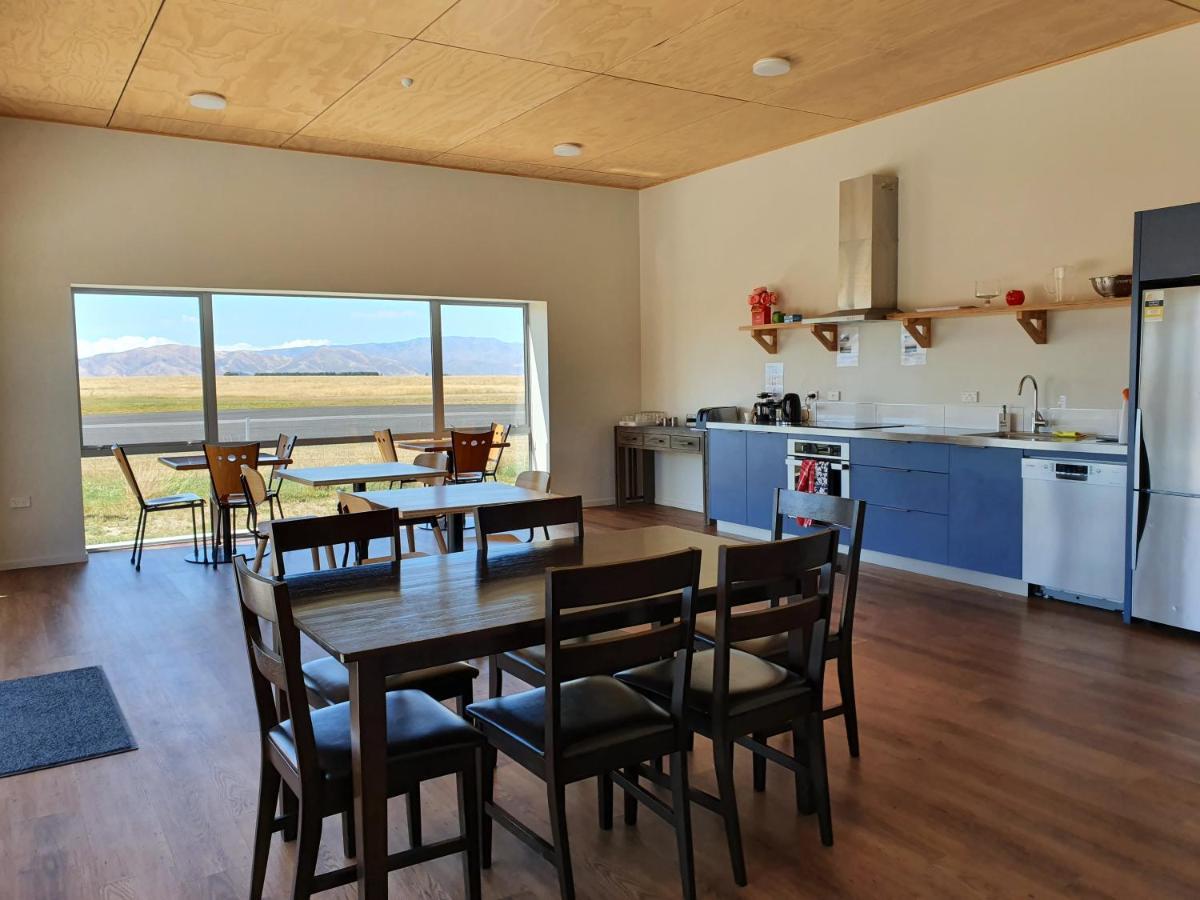 Pukaki Air Lodge Туизъл Екстериор снимка