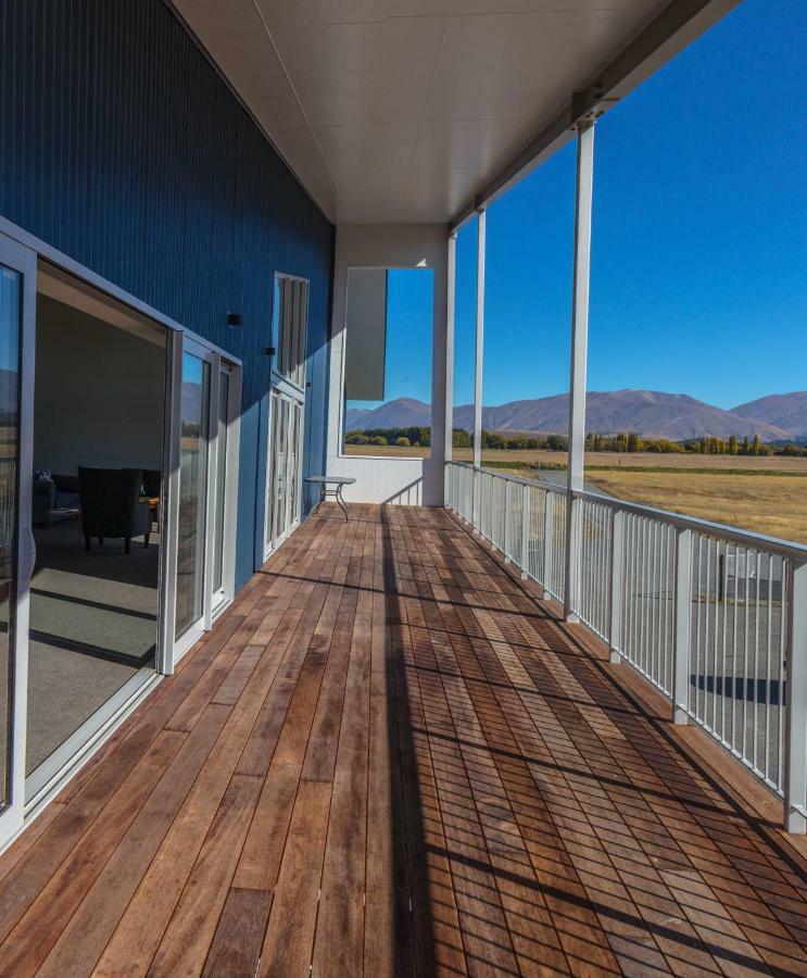 Pukaki Air Lodge Туизъл Екстериор снимка